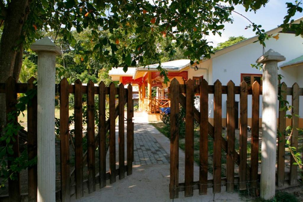 Jms Ventures Guesthouse - Private Pool La Digue Exterior foto